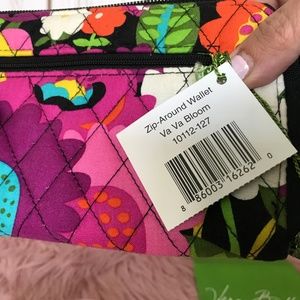 Vera Bradley Bags - Vera Bradley Wallet Vera Bradley Bags - Vera Bradley Wallet